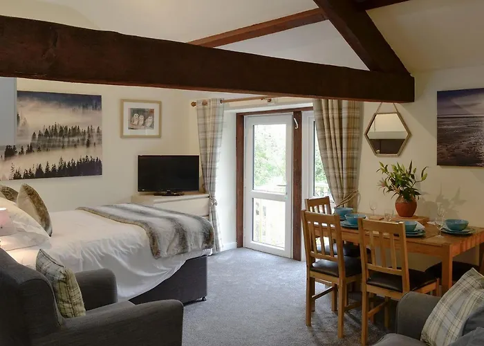 Barn Owl Bothy بيت للعطل Westward